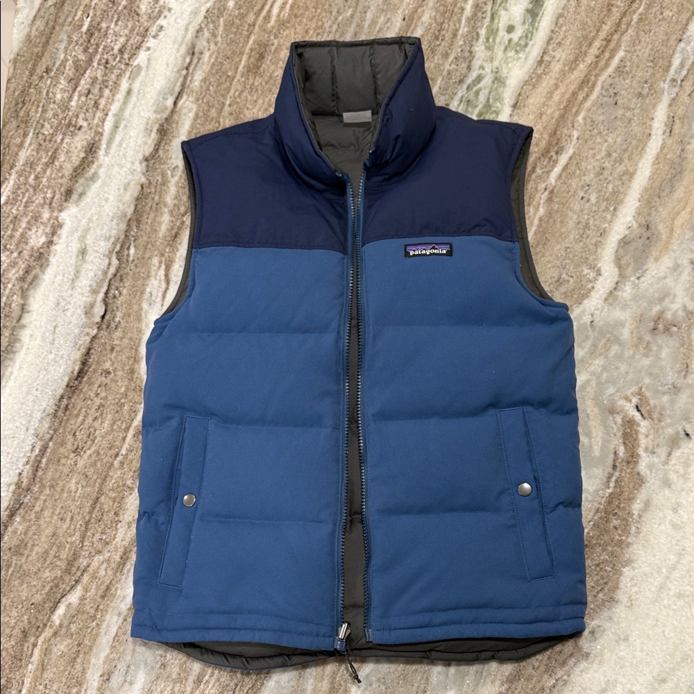 NWOT Patagonia Men's Navy and Grey Puffer Vest, XXS/XS (Boys 14)